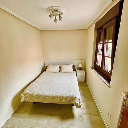 Paraguas Guesthouse Oviedo Eksteriør bilde