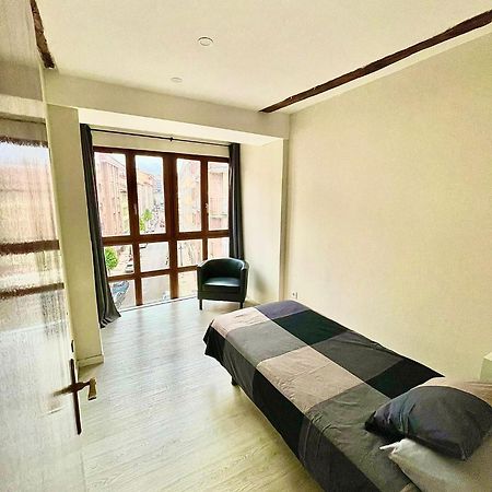 Paraguas Guesthouse Oviedo Eksteriør bilde