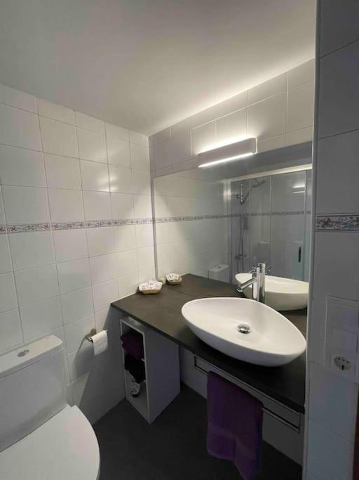 Paraguas Guesthouse Oviedo Eksteriør bilde