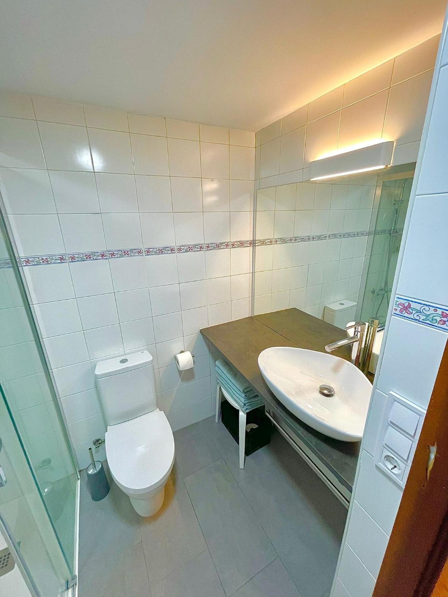 Paraguas Guesthouse Oviedo Eksteriør bilde