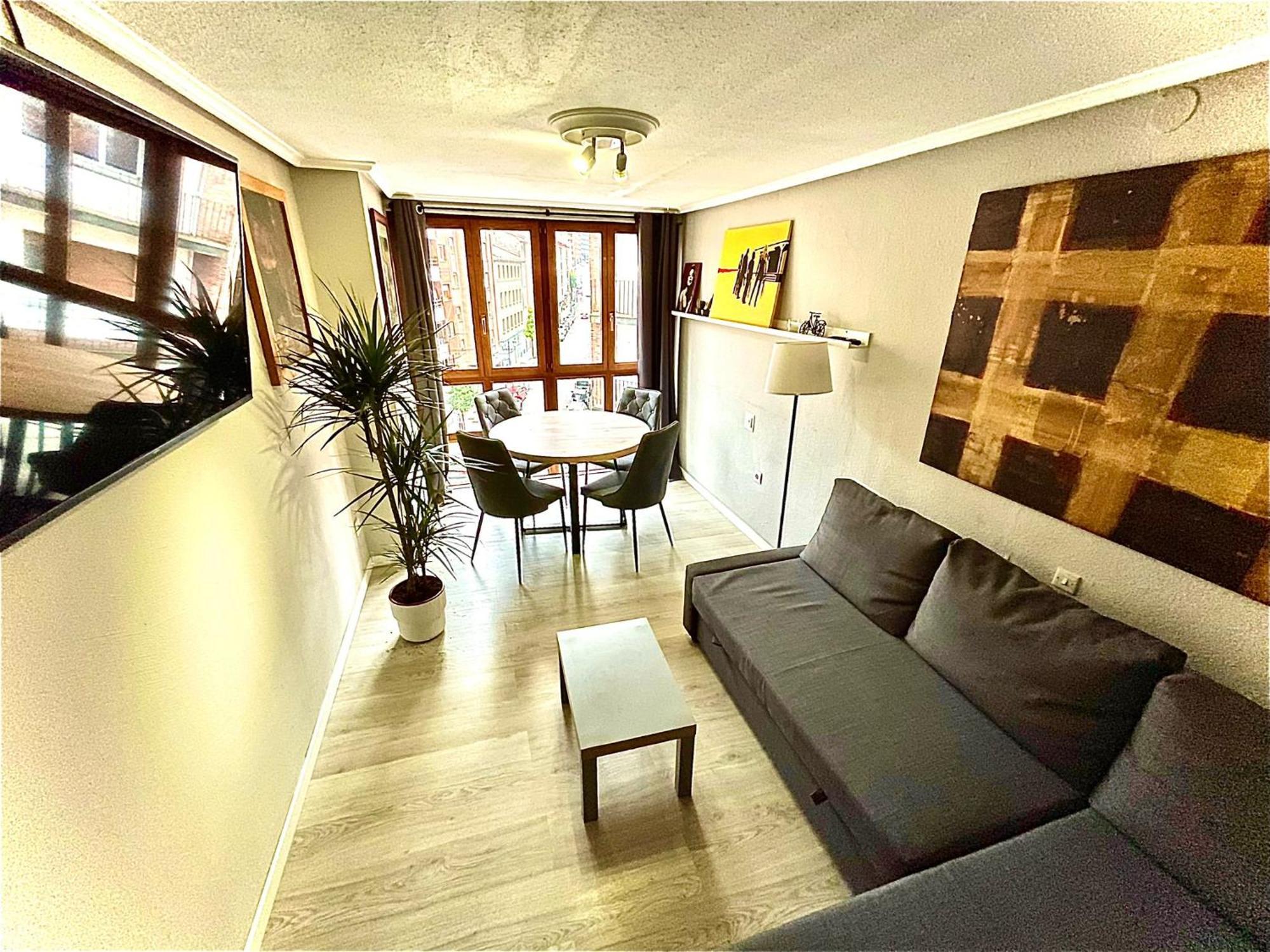 Paraguas Guesthouse Oviedo Eksteriør bilde