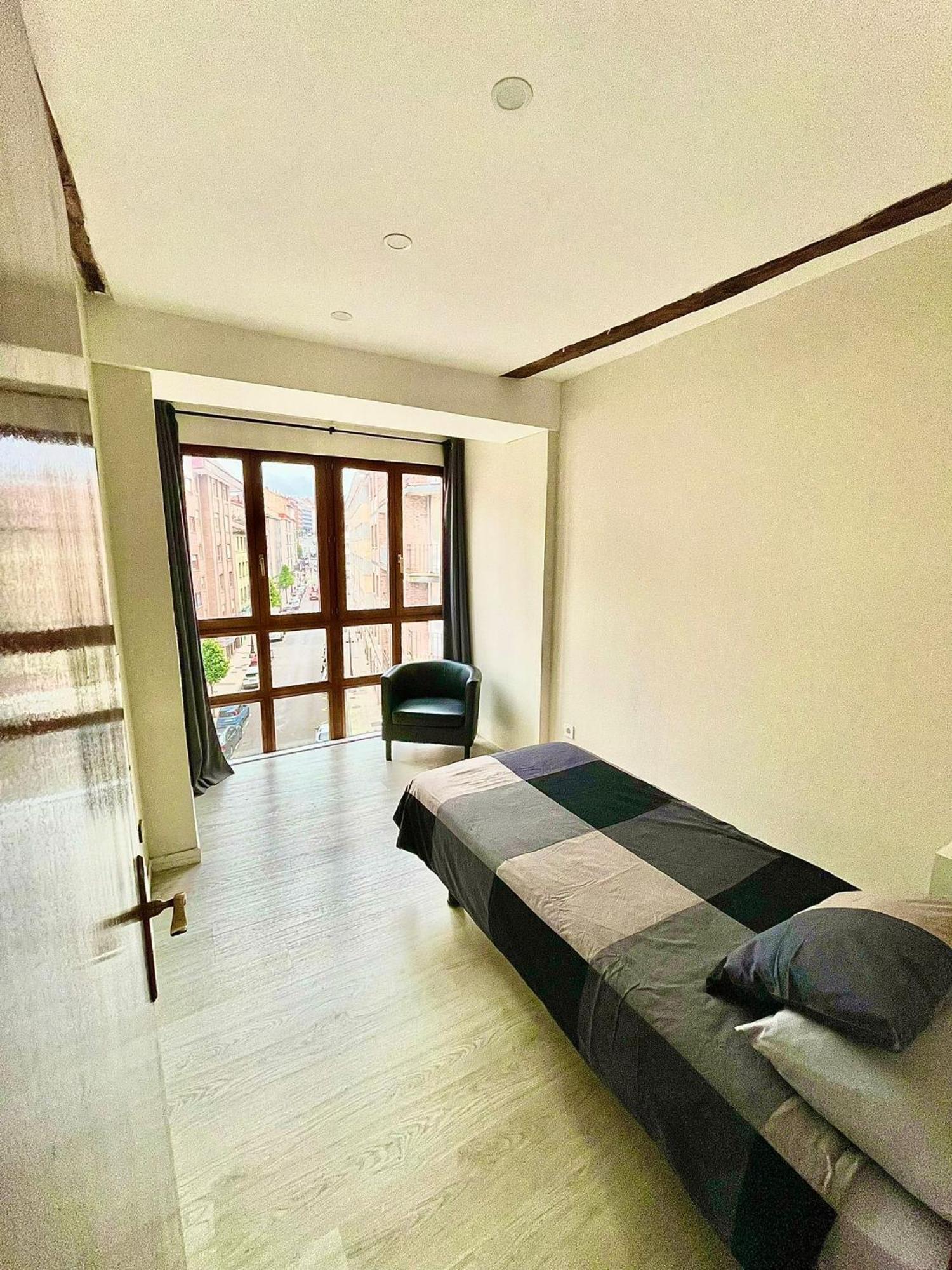 Paraguas Guesthouse Oviedo Eksteriør bilde